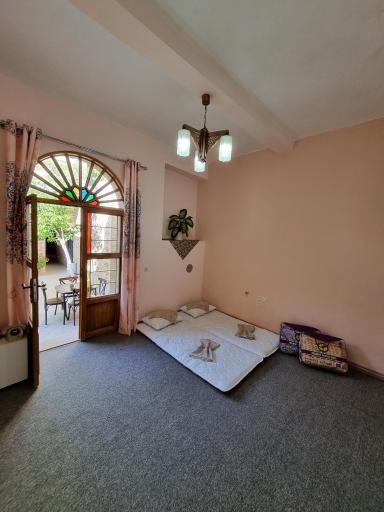عکس عمارت انگشت دونه