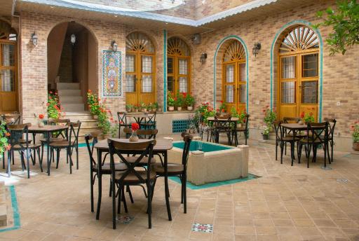 عکس عمارت انگشت دونه