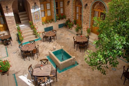 عکس عمارت انگشت دونه