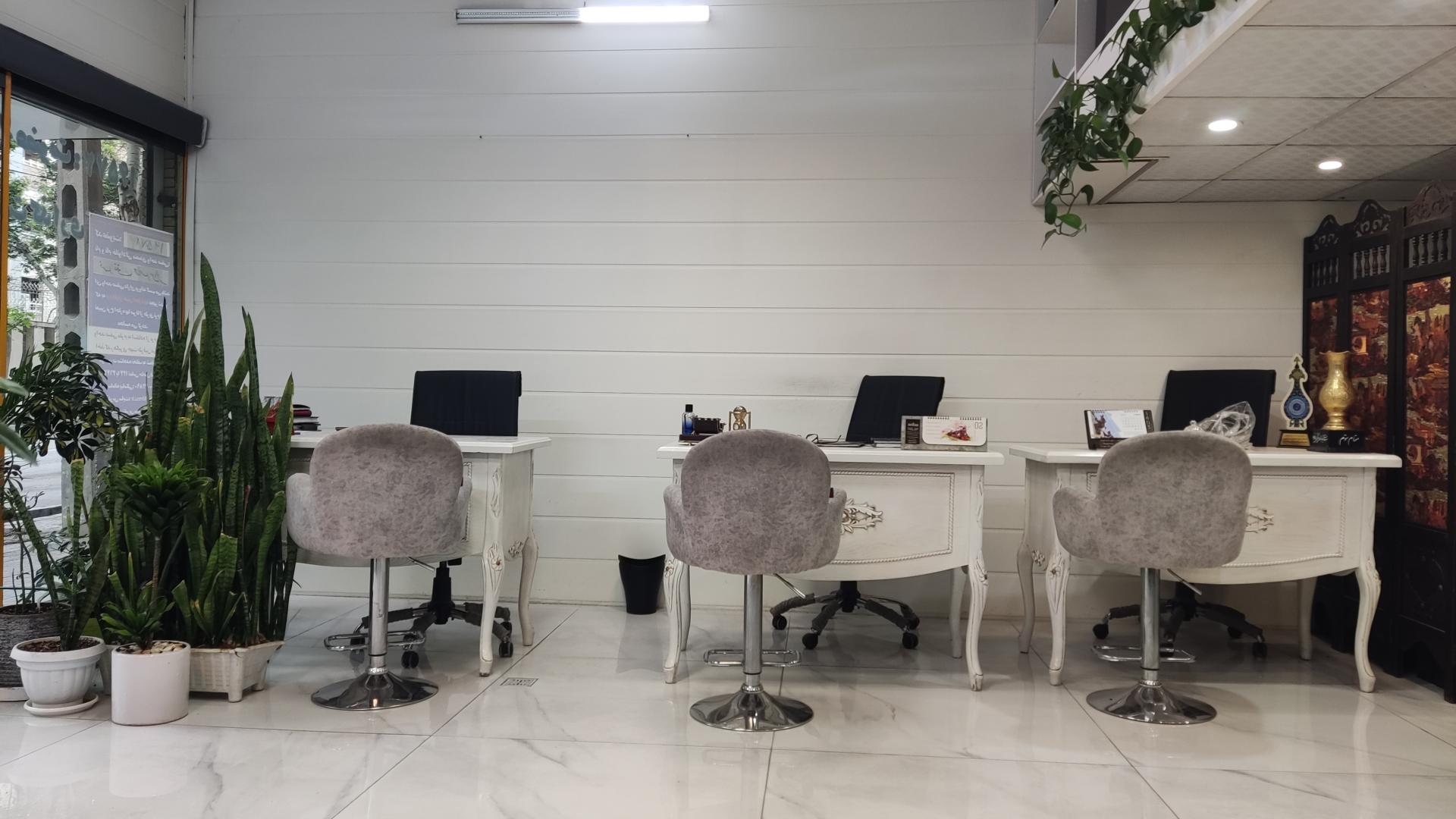 عکس کارگزاری املاک ایوان 