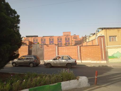 عکس دبیرستان دکتر محمد برقعی