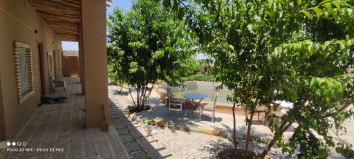 عکس اقامتگاه بومگردی سفره ایرانی باپذیرایی