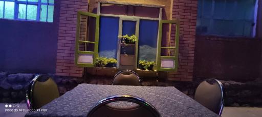 عکس اقامتگاه بومگردی سفره ایرانی باپذیرایی