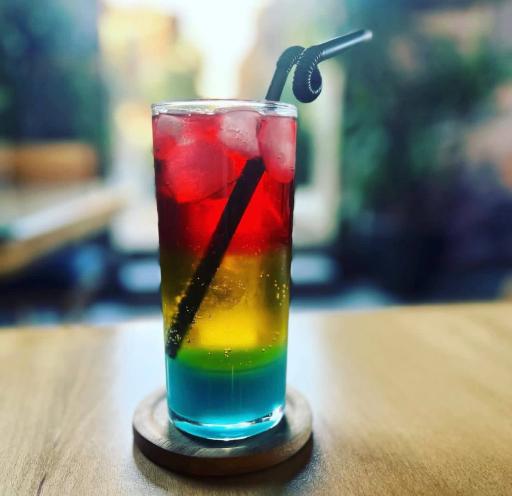 کافه باقلوا علی کیپا