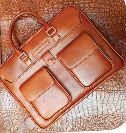 عکس فروشگاه کیف چرم منصوری