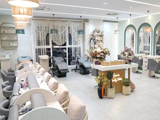 عکس سالن زیبایی سانا