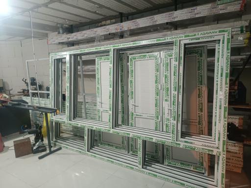 عکس پنجره دوجداره یو پی وی سی کریمی