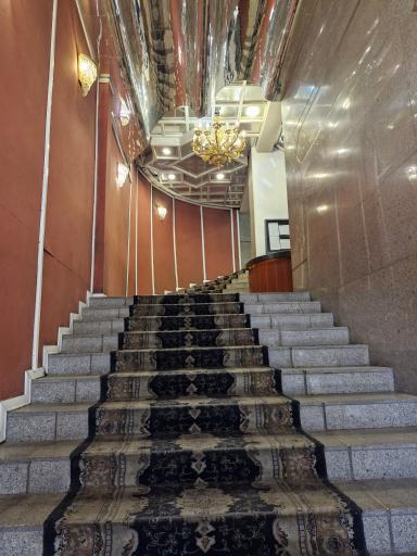 عکس رستوران گردان برج سفید