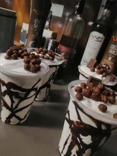 عکس کافه ملو  شعبه سلامت