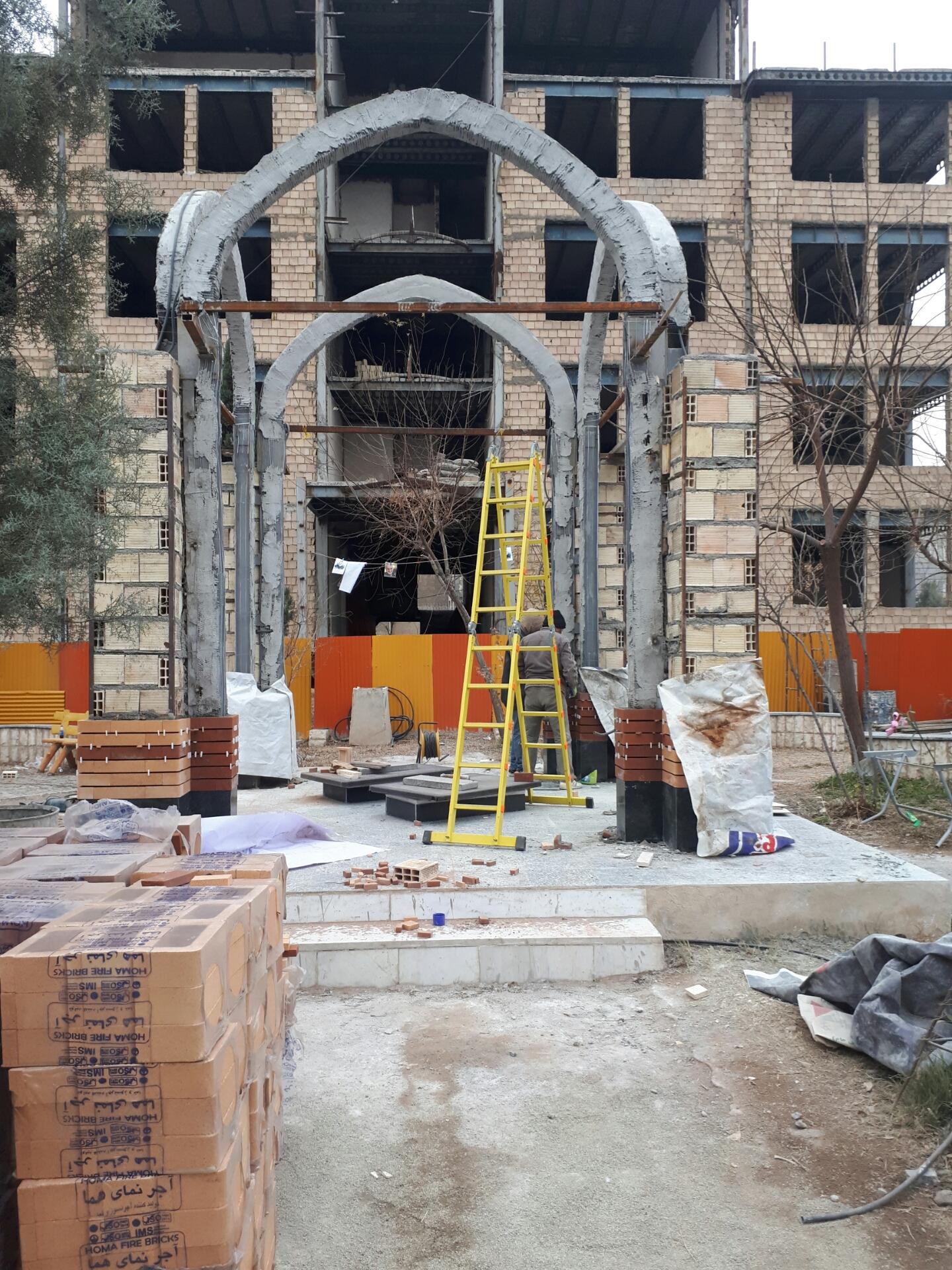 عکس     گلزار شهدای گمنام دانشگاه آزاد اسلامی اسلامشهر