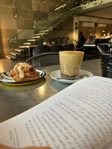 عکس وی کافه