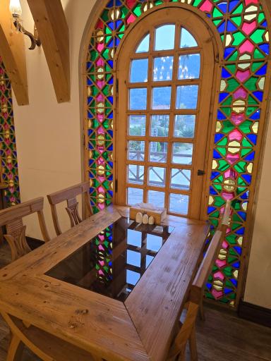 عکس مجتمع پذیرایی رفاهی لاله زار 