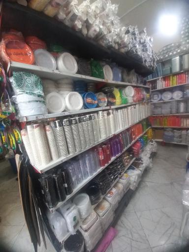 عکس فروشگاه ظروف پلاستیک علی