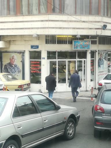عکس نمایشگاه اتومبیل امیری