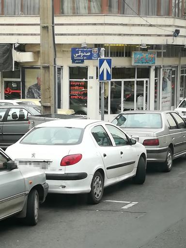 عکس نمایشگاه اتومبیل امیری