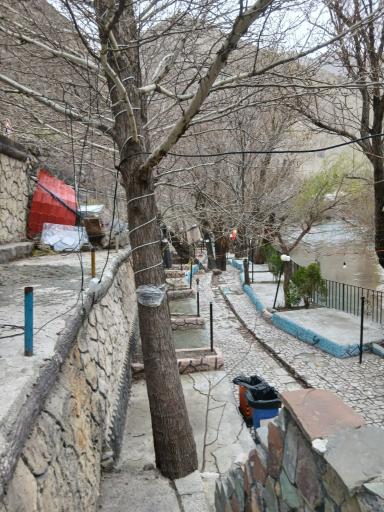 عکس باغ رستوران برکه