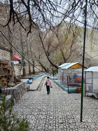 عکس باغ رستوران برکه