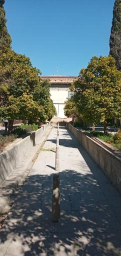 عکس عمارت کلاه فرنگی