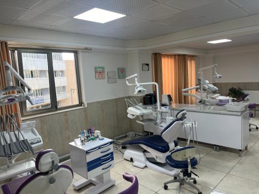 عکس کلینیک تخصصی آراد