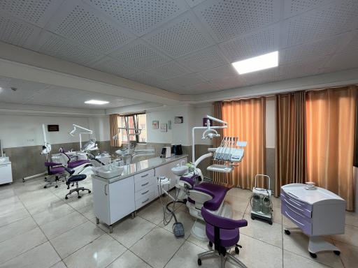 عکس کلینیک تخصصی آراد