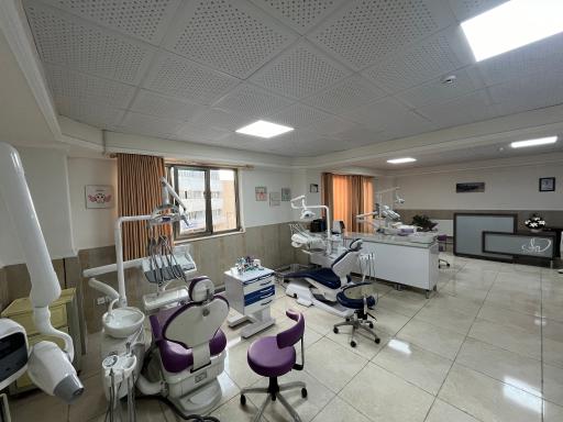 عکس کلینیک تخصصی آراد