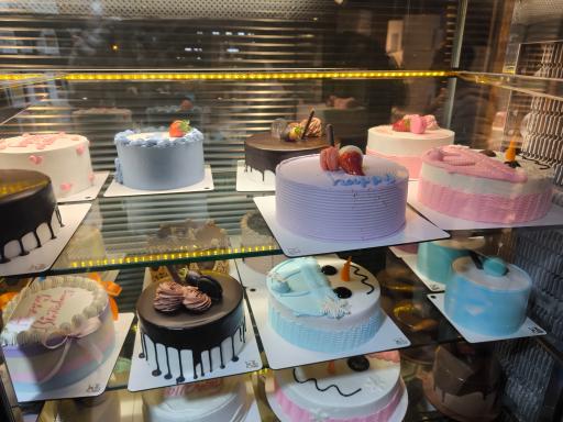 عکس شیرینی سرای گنج شیرین