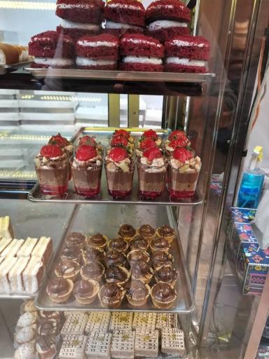 شیرینی سرای گنج شیرین