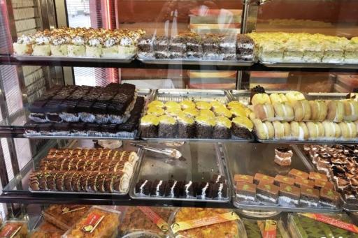 عکس شیرینی سرای گنج شیرین