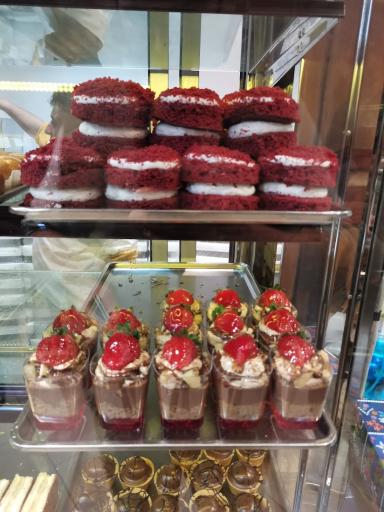 عکس شیرینی سرای گنج شیرین