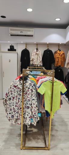 عکس و این هم ست