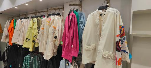 عکس و این هم ست