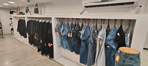 عکس و این هم ست