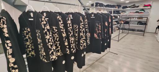 عکس و این هم ست