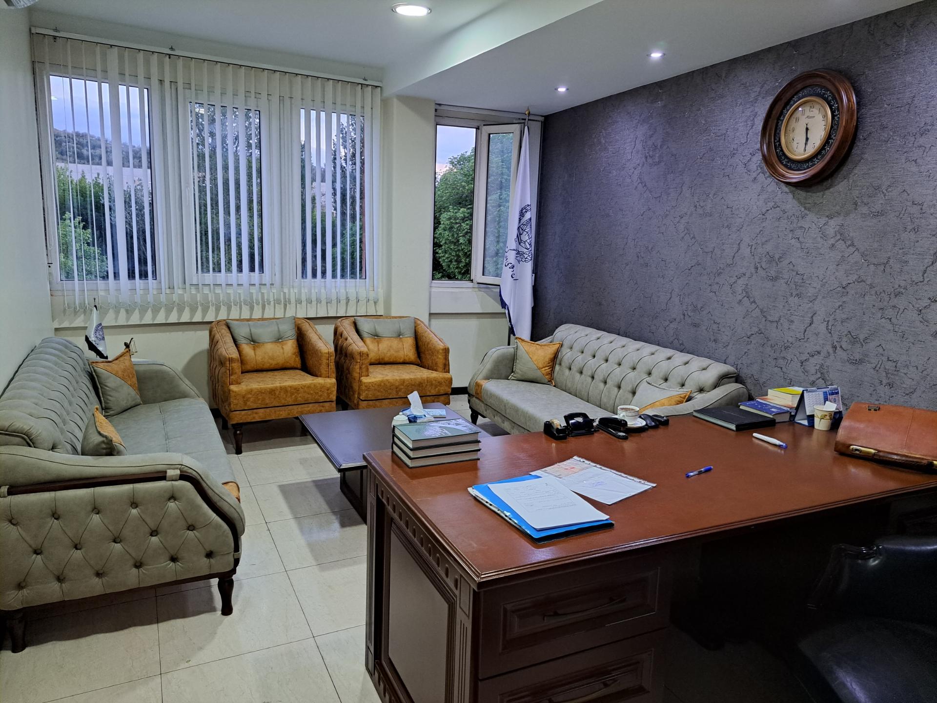 عکس دفتر وکالت پیمان اکبری