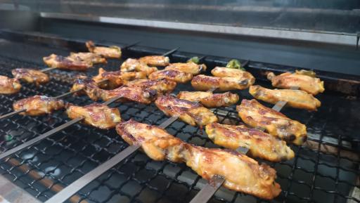 عکس لئون فود شعبه ۱