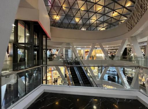 عکس مرکز خرید آواپلت (آواسنتر)