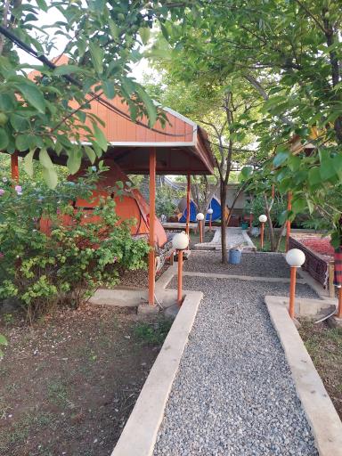 عکس مجتمع گلابگیری توریستی گلدونه