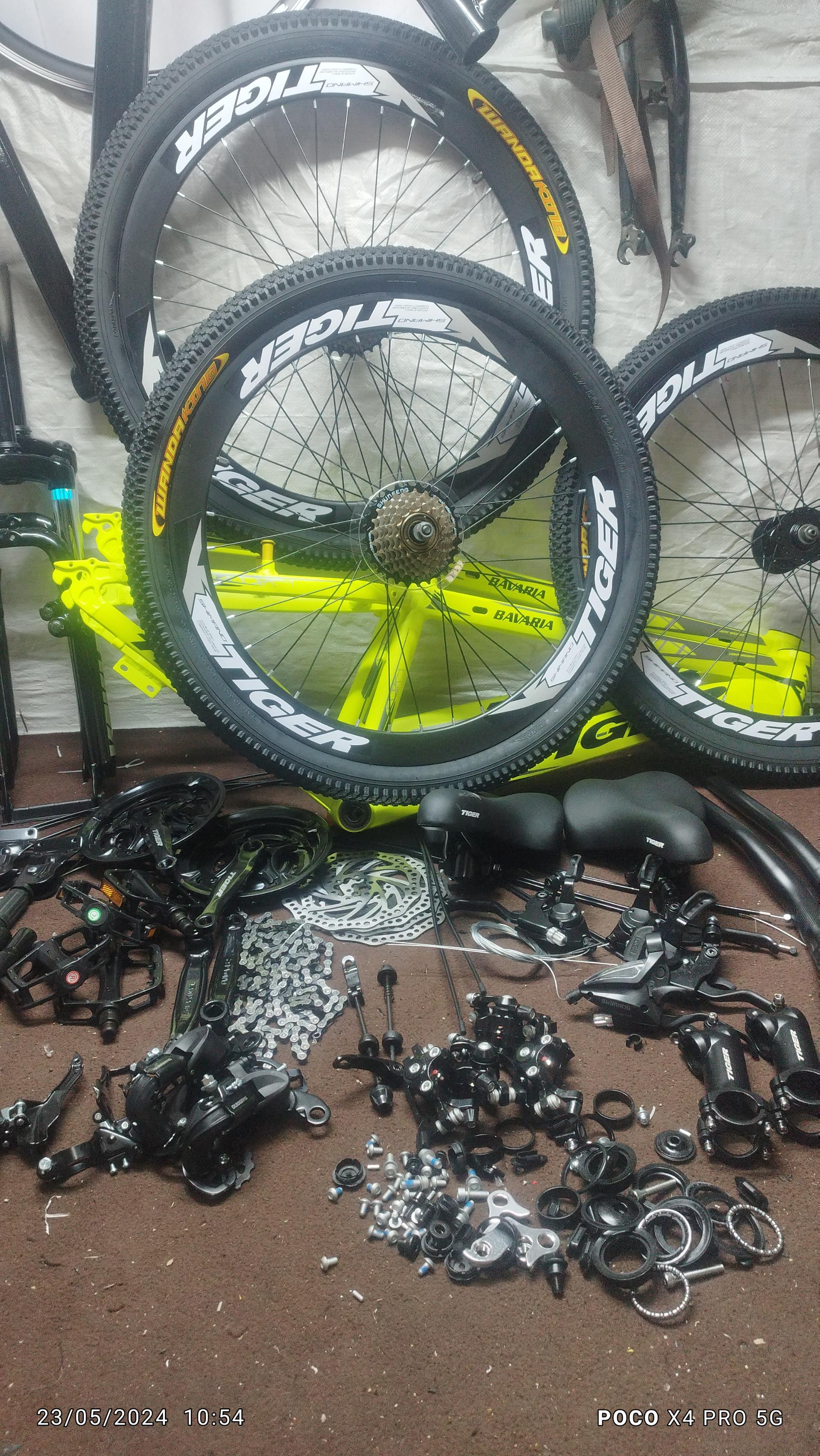 عکس تعمیرات ماشین شارژی و دوچرخه برقی غفاری