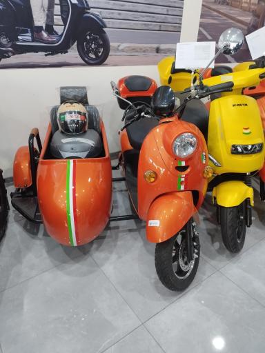 عکس تعمیرات ماشین شارژی و دوچرخه برقی غفاری