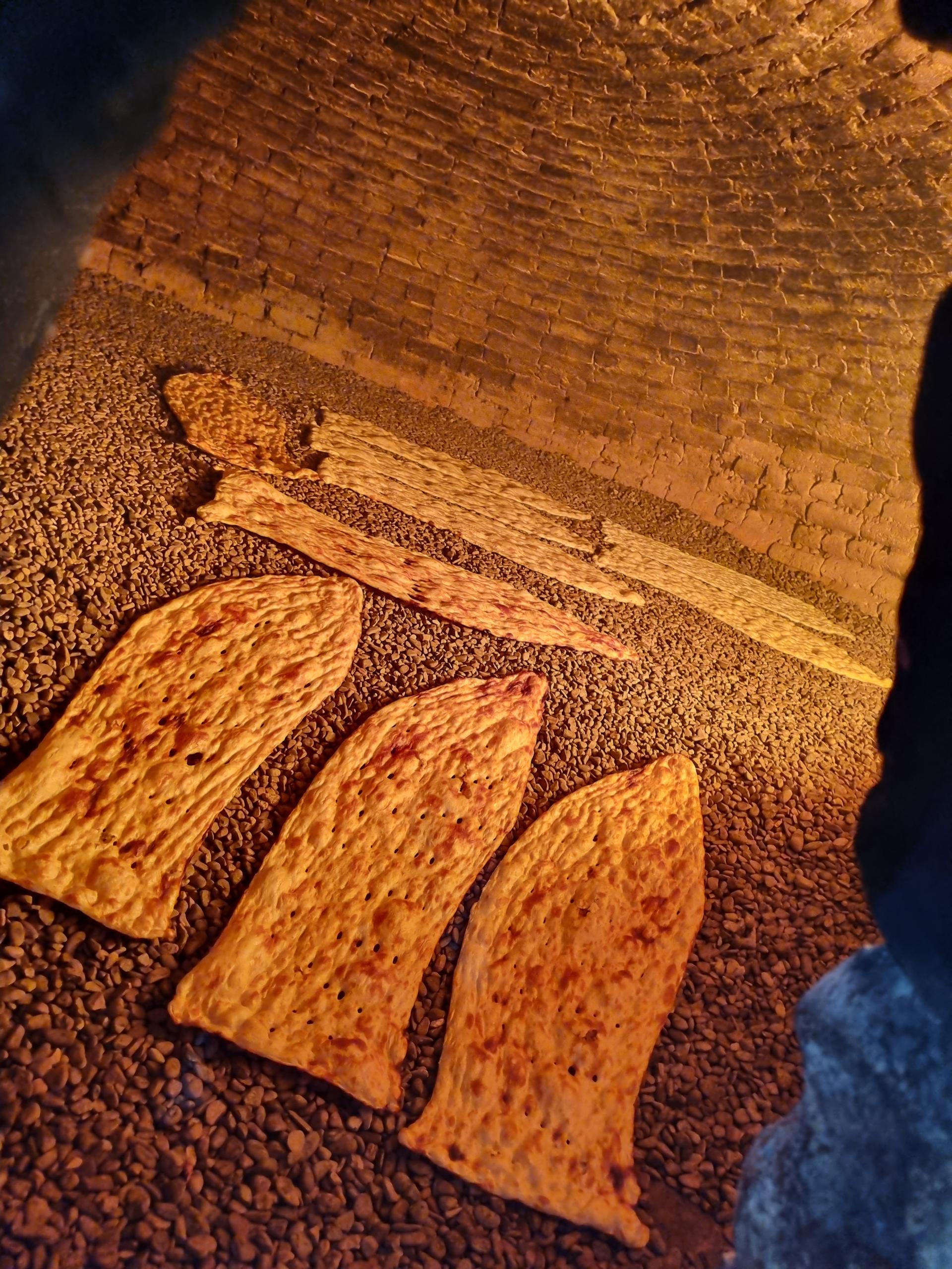 عکس نانوایی سنگک سنتی سبو 