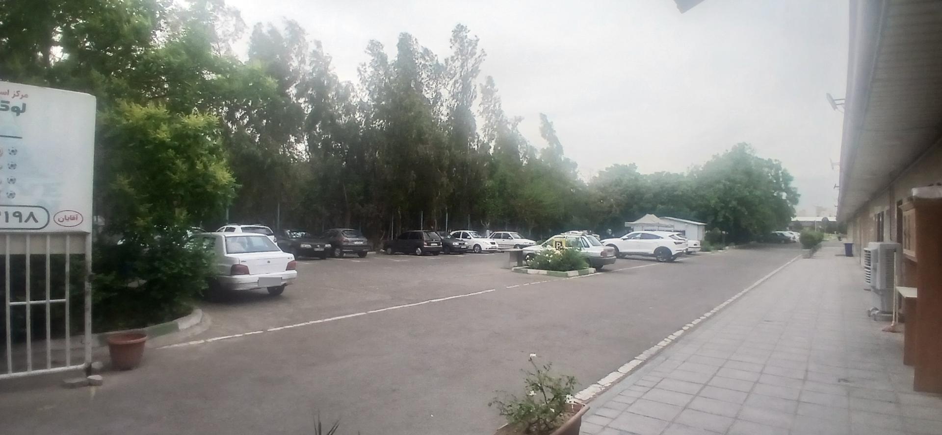 عکس پارکینگ مجموعه ورزشی حسن شاتری