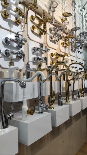 عکس کاشی و لوازم اشپزخانه