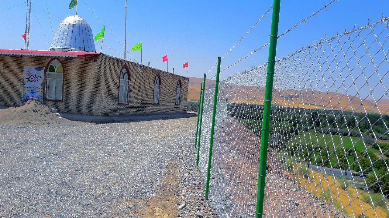 عکس حسینیه و مقبره شهدای گمنام شهرستان شاهین دژ