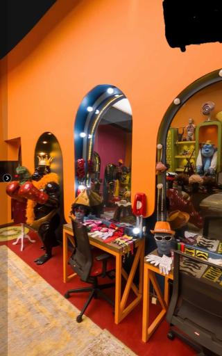 عکس استودیو عصر جدید