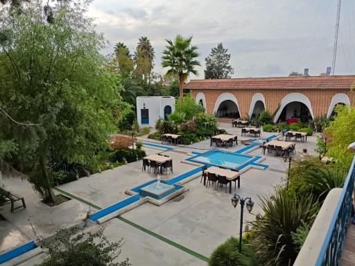 عکس رستوران باغ پدری