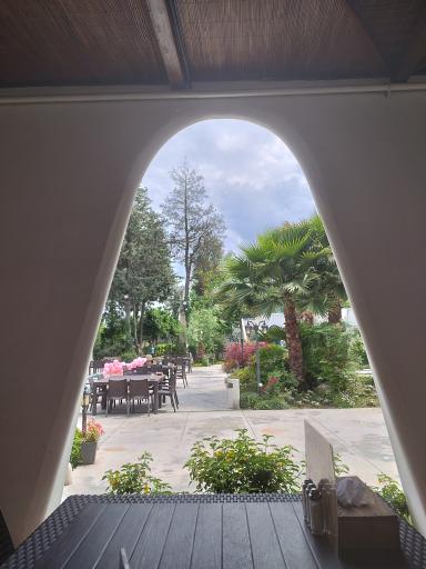 عکس رستوران باغ پدری