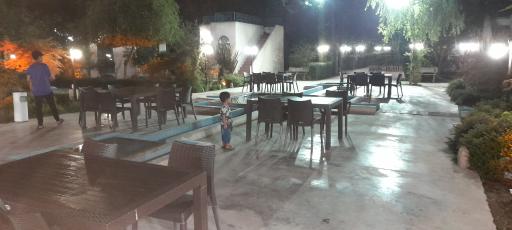 عکس رستوران باغ پدری