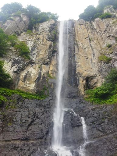 عکس آبشار لاتون