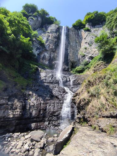 عکس آبشار لاتون