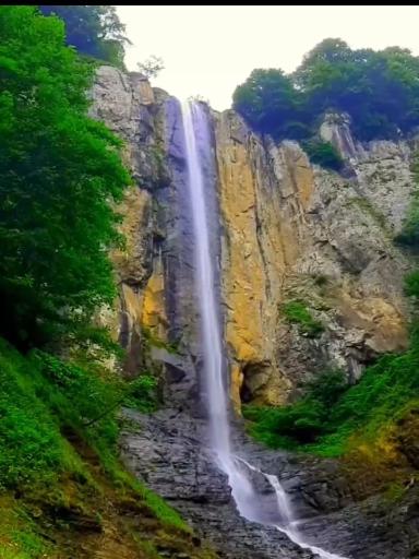 عکس آبشار لاتون
